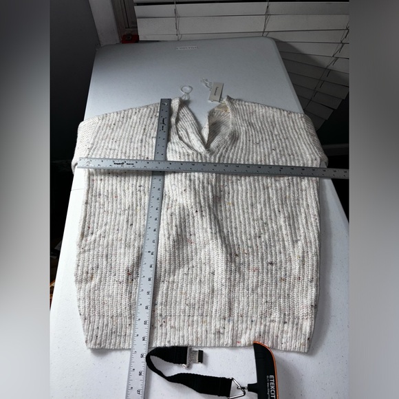 NWT Francesca’s Harper Heritage SZ S Knot Back Sweater - Picture 5 of 9